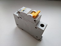 Вызвать электрика на дом в Уфе заменить автомат в электрощите