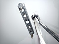 Вызвать электрика на дом в Уфе повесить люстру в квартире