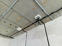 Электропроводка по потолку в квартире